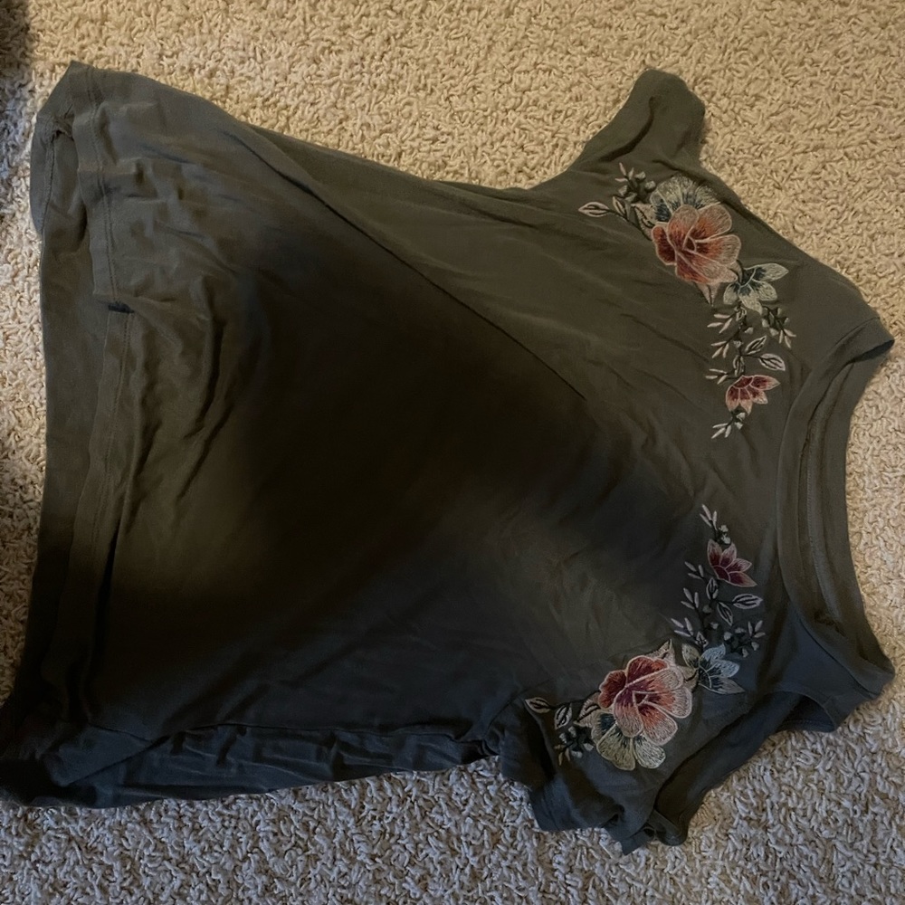 Cutoff short sleeves shirt!